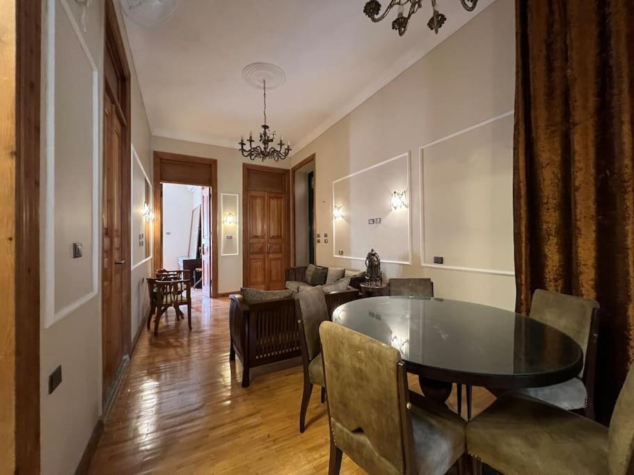 Authentic 3Br Apartment In Downtown, Caïro Buitenkant foto