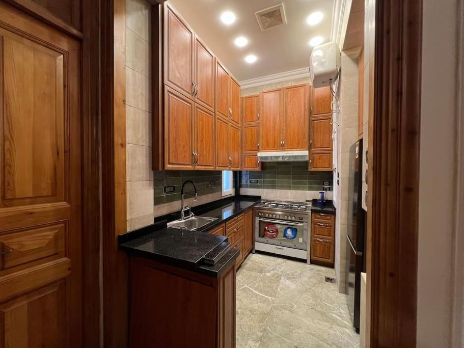 Authentic 3Br Apartment In Downtown, Caïro Buitenkant foto