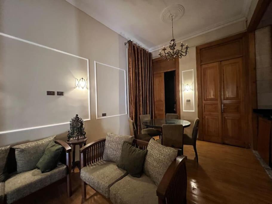 Authentic 3Br Apartment In Downtown, Caïro Buitenkant foto
