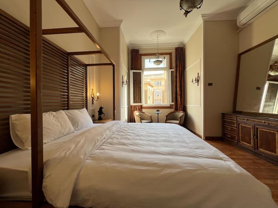 Authentic 3Br Apartment In Downtown, Caïro Buitenkant foto