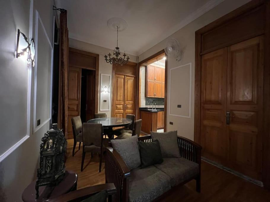 Authentic 3Br Apartment In Downtown, Caïro Buitenkant foto