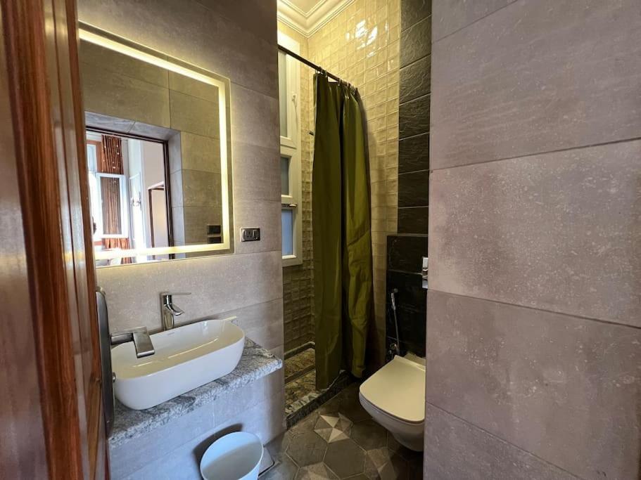 Authentic 3Br Apartment In Downtown, Caïro Buitenkant foto